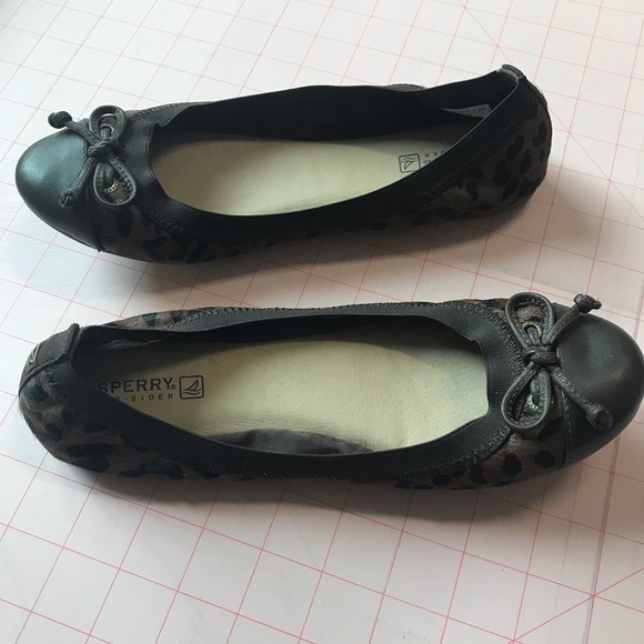 Sperry Calf Hair leopard print flat shoes size 7.5 - Picture 4 of 6